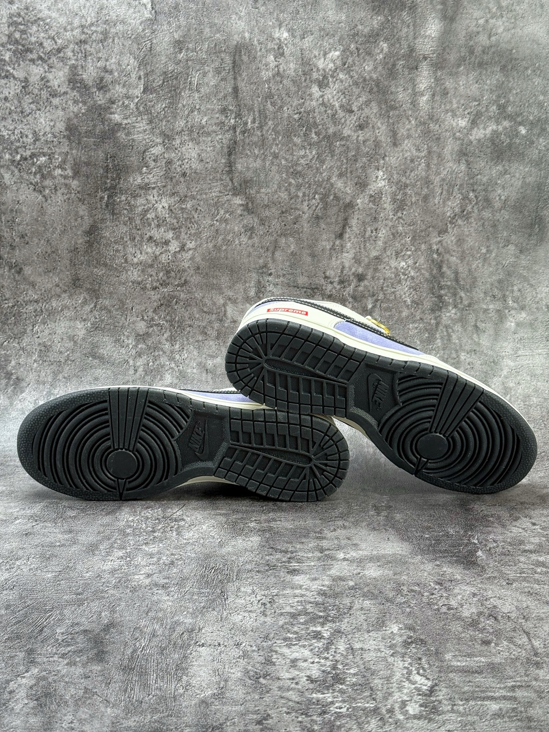 230 Nike SB Dunk Low x Superme 白紫黑小勾满天星 DN3168-015-Chinese UA Cheap High Quatity Brand Clothes Bags handbags Sneakers wholesale wholesaler seller from China Factory suppliers Fashion Clothing Shoes best Quality Beautiful Price 230 Nike SB Dunk Low x Superme 白紫黑小勾满天星 DN3168-015