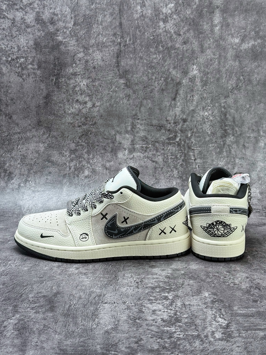 Nike Jordan Air Jordan 1 白灰小勾满天星 LR8888-019-Top High Quatity Cheap Sneakers Fashion Clothing Clothes Bags handbags Shoes of all Brand wholesale With The best Quality And Beautiful Price from China Factory Chinese suppliers wholesaler seller Nike Jordan Air Jordan 1 白灰小勾满天星 LR8888-019