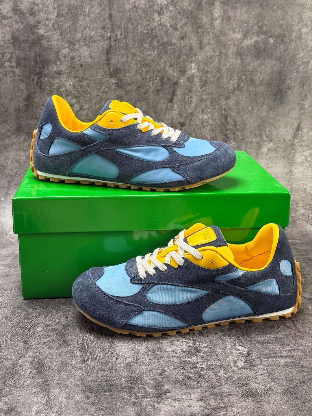 Bottega Veneta葆蝶家 Orbit Flash 小羊皮 圆头系带 薄底德训鞋 838384 V3MS2 4290