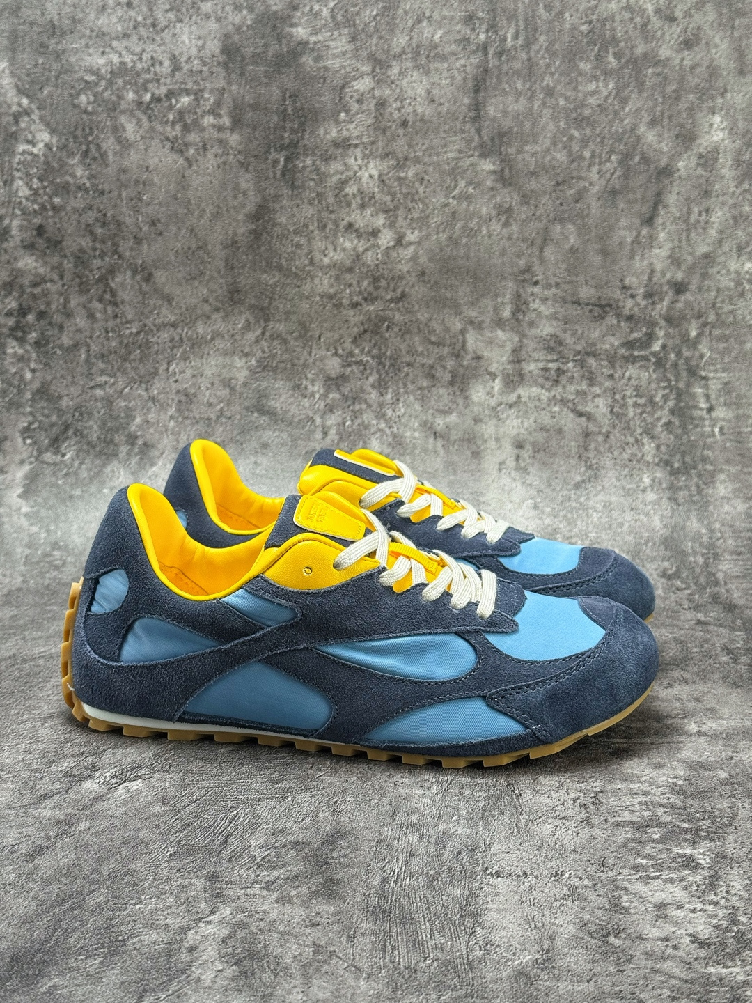 Bottega Veneta葆蝶家 Orbit Flash 小羊皮 圆头系带 薄底德训鞋 838384 V3MS2 4290