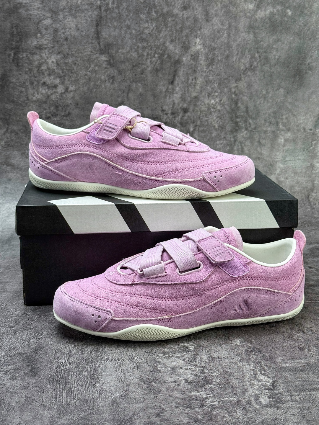 130 adidas FOS URBAN REVERIE 舒适时尚 阿迪fos芭蕾鞋 KJ4035-Chinese UA Cheap High Quatity Brand Clothes Bags handbags Sneakers wholesale wholesaler seller from China Factory suppliers Fashion Clothing Shoes best Quality Beautiful Price 130 adidas FOS URBAN REVERIE 舒适时尚 阿迪fos芭蕾鞋 KJ4035