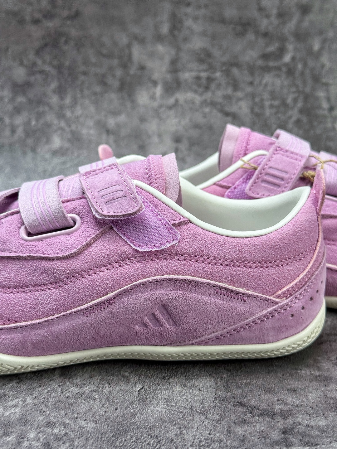 130 adidas FOS URBAN REVERIE 舒适时尚 阿迪fos芭蕾鞋 KJ4035-Chinese UA Cheap High Quatity Brand Clothes Bags handbags Sneakers wholesale wholesaler seller from China Factory suppliers Fashion Clothing Shoes best Quality Beautiful Price 130 adidas FOS URBAN REVERIE 舒适时尚 阿迪fos芭蕾鞋 KJ4035