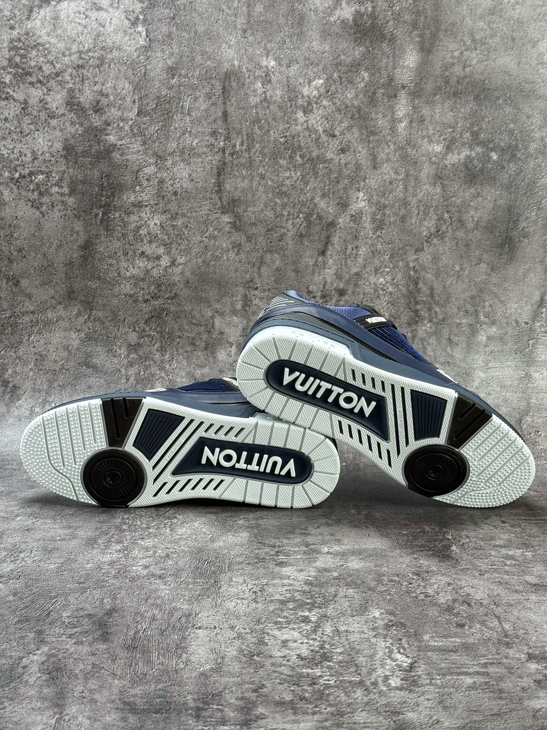 430 顶级YS版本莞产 LOUIS VUITTON 路易威登 LV Trainer 牛皮革鳄鱼皮-Chinese UA Cheap High Quatity Brand Clothes Bags handbags Sneakers wholesale wholesaler seller from China Factory suppliers Fashion Clothing Shoes best Quality Beautiful Price 430 顶级YS版本莞产 LOUIS VUITTON 路易威登 LV Trainer 牛皮革鳄鱼皮