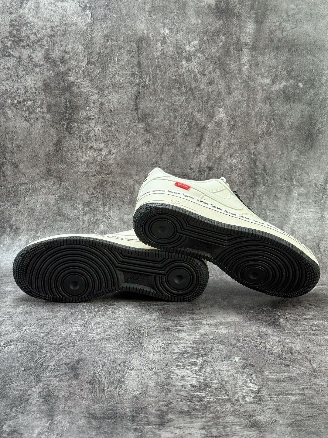 Nike Air Force 1 Low 07 x Superme 白黑满天星 XX3168-222-Top High Quatity Cheap Sneakers Fashion Clothing Clothes Bags handbags Shoes of all Brand wholesale With The best Quality And Beautiful Price from China Factory Chinese suppliers wholesaler seller Nike Air Force 1 Low 07 x Superme 白黑满天星 XX3168-222