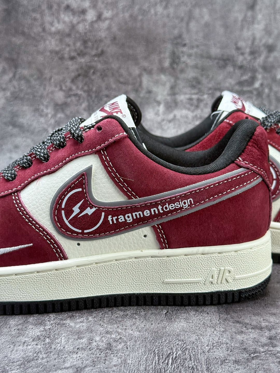 Nike Air Force 1 Low 07 x Fragment Design 红白小勾满天星 SS1979-002-Top High Quatity Cheap Sneakers Fashion Clothing Clothes Bags handbags Shoes of all Brand wholesale With The best Quality And Beautiful Price from China Factory Chinese suppliers wholesaler seller Nike Air Force 1 Low 07 x Fragment Design 红白小勾满天星 SS1979-002