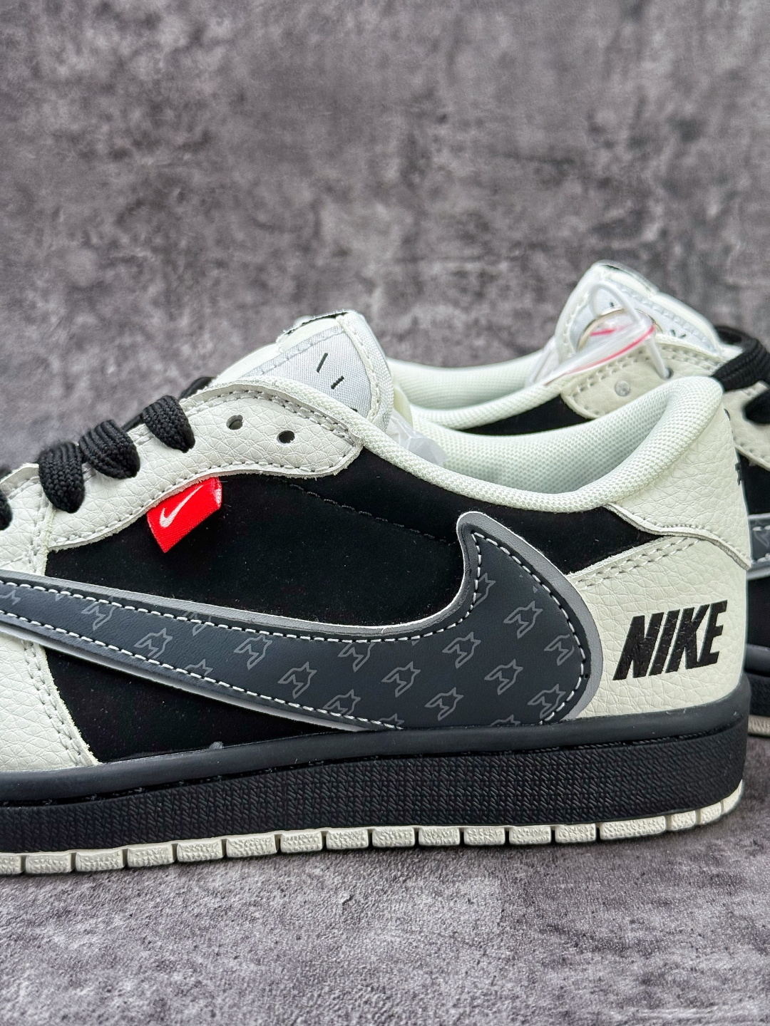 Travis Scott x Nike Air Jordan 1 Low Air Jordan 1 Low 反转白黑小勾倒钩 纯原版本 JW1188-173