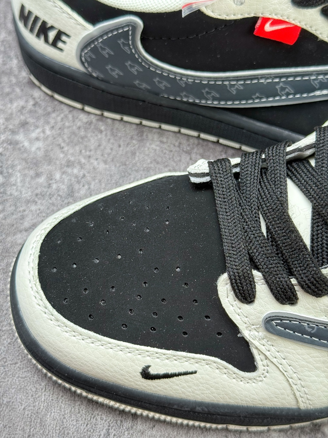 Travis Scott x Nike Air Jordan 1 Low Air Jordan 1 Low 反转白黑小勾倒钩 纯原版本 JW1188-173