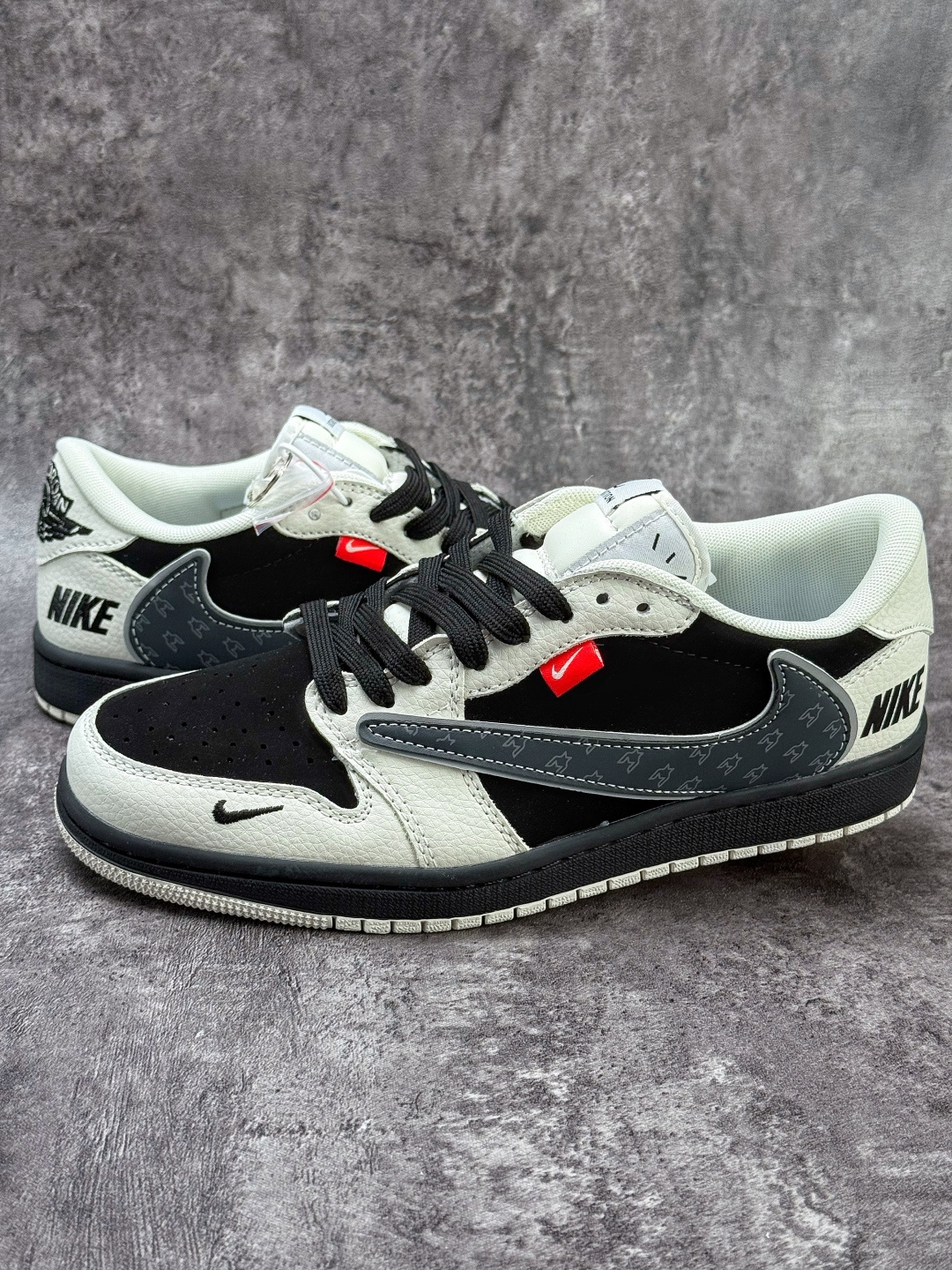 Travis Scott x Nike Air Jordan 1 Low Air Jordan 1 Low 反转白黑小勾倒钩 纯原版本 JW1188-173
