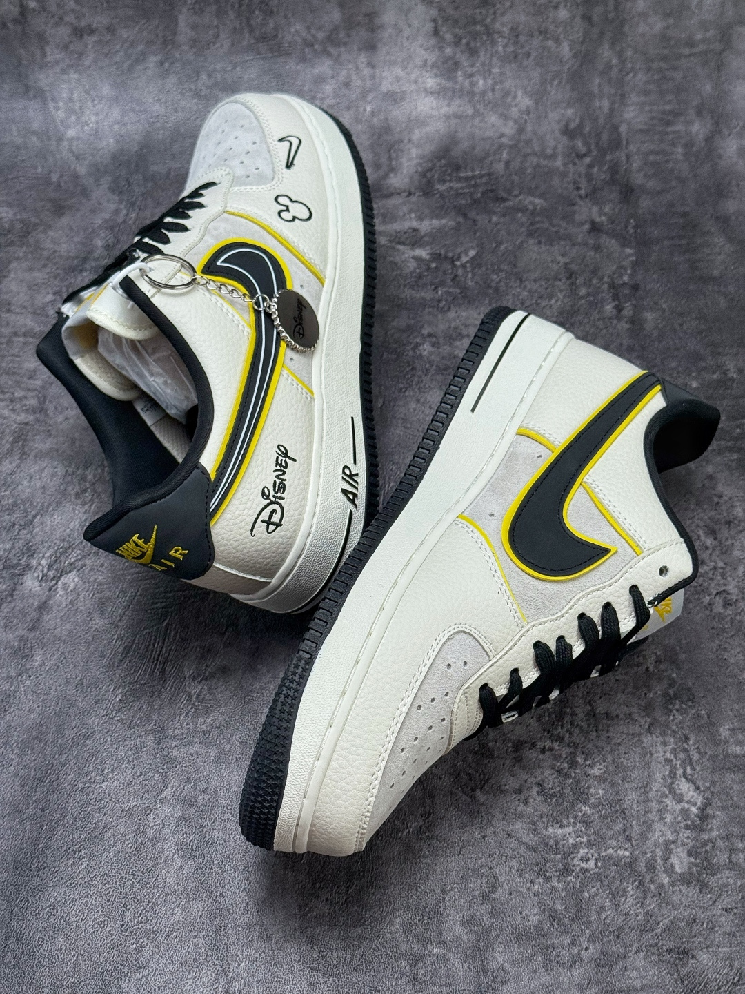 Nike Air Force 1 Low 07 x Disney 白黑小勾 SY1388-021-Top High Quatity Cheap Sneakers Fashion Clothing Clothes Bags handbags Shoes of all Brand wholesale With The best Quality And Beautiful Price from China Factory Chinese suppliers wholesaler seller Nike Air Force 1 Low 07 x Disney 白黑小勾 SY1388-021