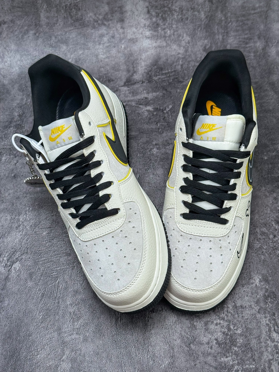 Nike Air Force 1 Low 07 x Disney 白黑小勾 SY1388-021-Top High Quatity Cheap Sneakers Fashion Clothing Clothes Bags handbags Shoes of all Brand wholesale With The best Quality And Beautiful Price from China Factory Chinese suppliers wholesaler seller Nike Air Force 1 Low 07 x Disney 白黑小勾 SY1388-021