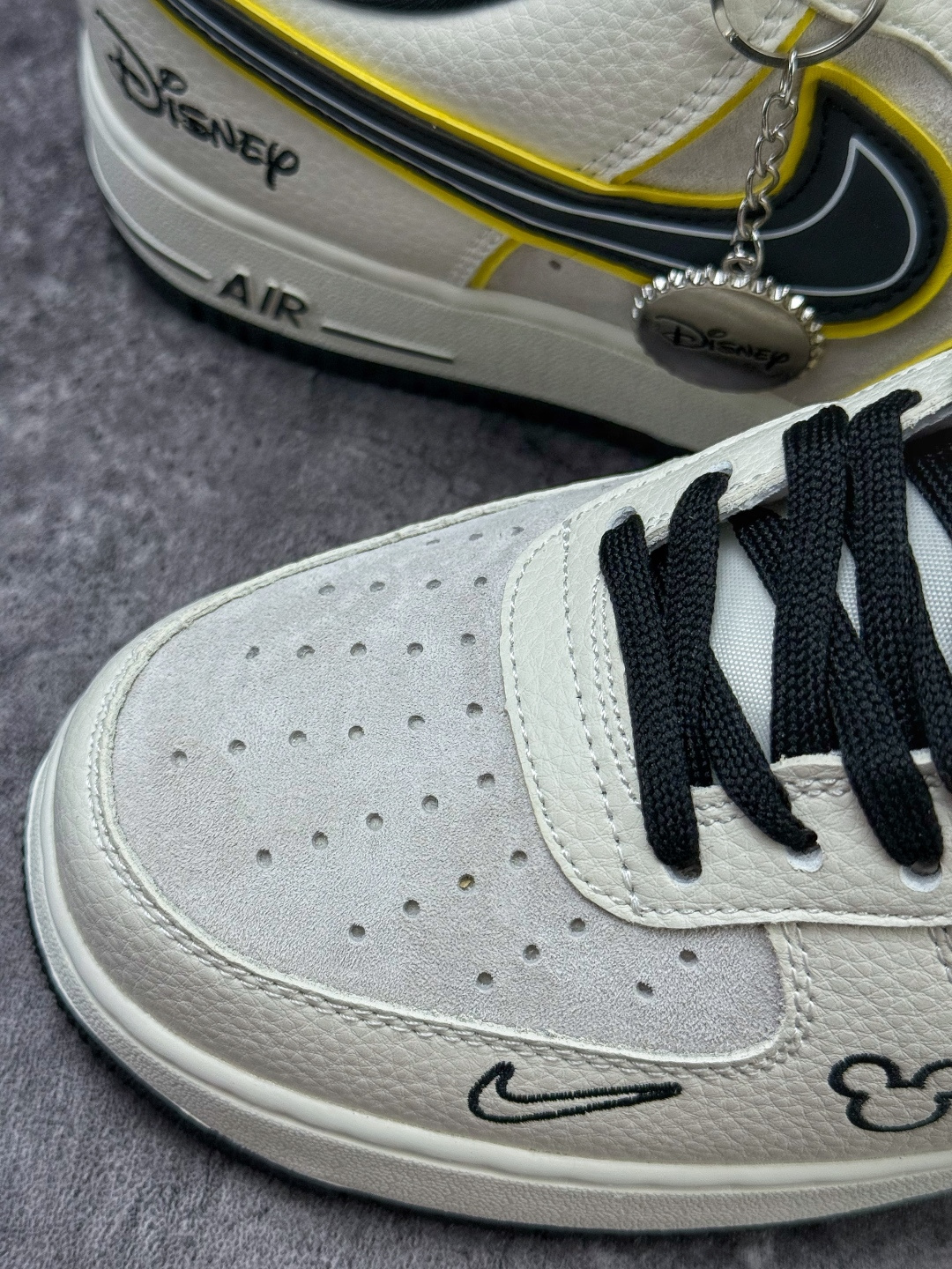 Nike Air Force 1 Low 07 x Disney 白黑小勾 SY1388-021-Top High Quatity Cheap Sneakers Fashion Clothing Clothes Bags handbags Shoes of all Brand wholesale With The best Quality And Beautiful Price from China Factory Chinese suppliers wholesaler seller Nike Air Force 1 Low 07 x Disney 白黑小勾 SY1388-021