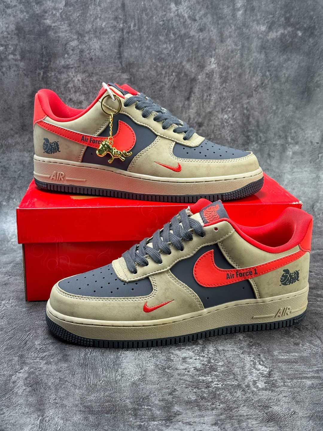 Nike Air Force 1 Low 07 马上有钱 棕灰红小勾 KD1688-002-Top High Quatity Cheap Sneakers Fashion Clothing Clothes Bags handbags Shoes of all Brand wholesale With The best Quality And Beautiful Price from China Factory Chinese suppliers wholesaler seller Nike Air Force 1 Low 07 马上有钱 棕灰红小勾 KD1688-002