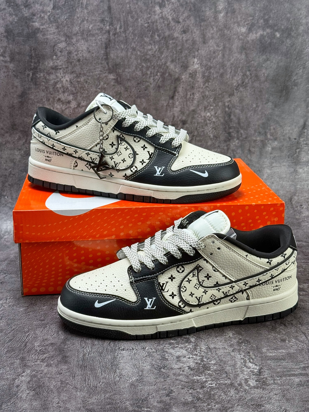 Nike SB Dunk Low x Louis Vuitton 黑白小勾满天星 MN1688-101-Top High Quatity Cheap Sneakers Fashion Clothing Clothes Bags handbags Shoes of all Brand wholesale With The best Quality And Beautiful Price from China Factory Chinese suppliers wholesaler seller Nike SB Dunk Low x Louis Vuitton 黑白小勾满天星 MN1688-101