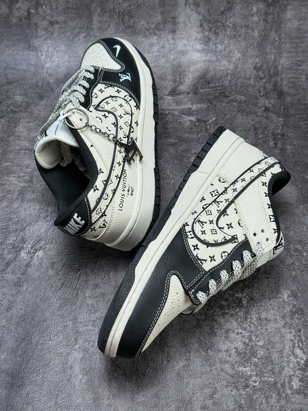 Nike SB Dunk Low x Louis Vuitton 黑白小勾满天星 MN1688-101-Top High Quatity Cheap Sneakers Fashion Clothing Clothes Bags handbags Shoes of all Brand wholesale With The best Quality And Beautiful Price from China Factory Chinese suppliers wholesaler seller Nike SB Dunk Low x Louis Vuitton 黑白小勾满天星 MN1688-101