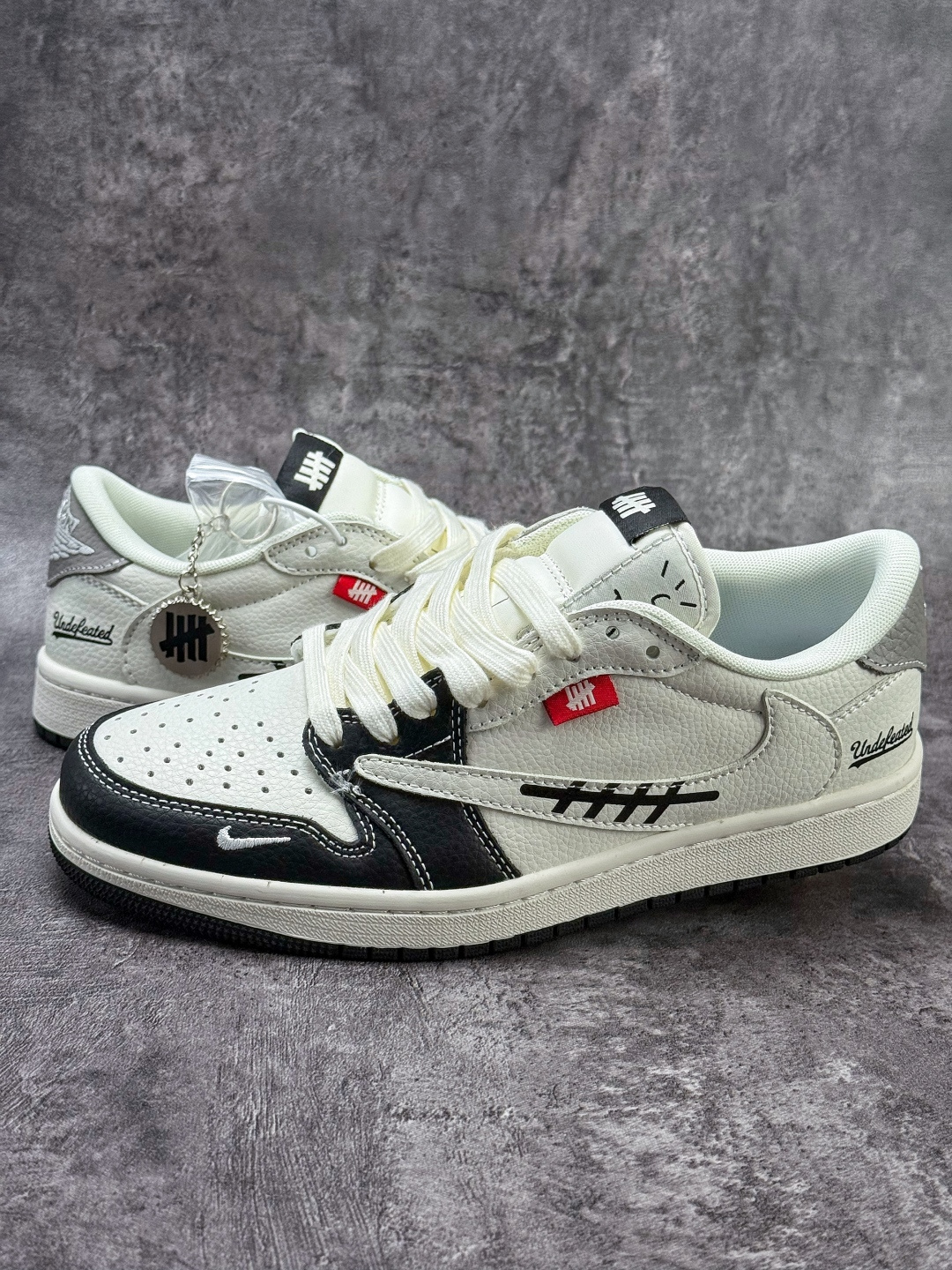 Travis Scott x Nike Air Jordan 1 Low x UNDEFEATED Air Jordan 1 Low 反转黑白小勾倒钩 纯原版本 JW1188-169 Travis Scott x Nike Air Jordan 1 Low x UNDEFEATED Air Jordan 1 Low 反转黑白小勾倒钩 纯原版本 JW1188-169