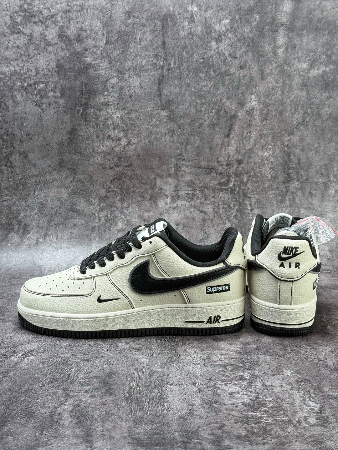 Nike Air Force 1 Low 07 x Superme 白黑小勾 DD1982-337-Top High Quatity Cheap Sneakers Fashion Clothing Clothes Bags handbags Shoes of all Brand wholesale With The best Quality And Beautiful Price from China Factory Chinese suppliers wholesaler seller Nike Air Force 1 Low 07 x Superme 白黑小勾 DD1982-337