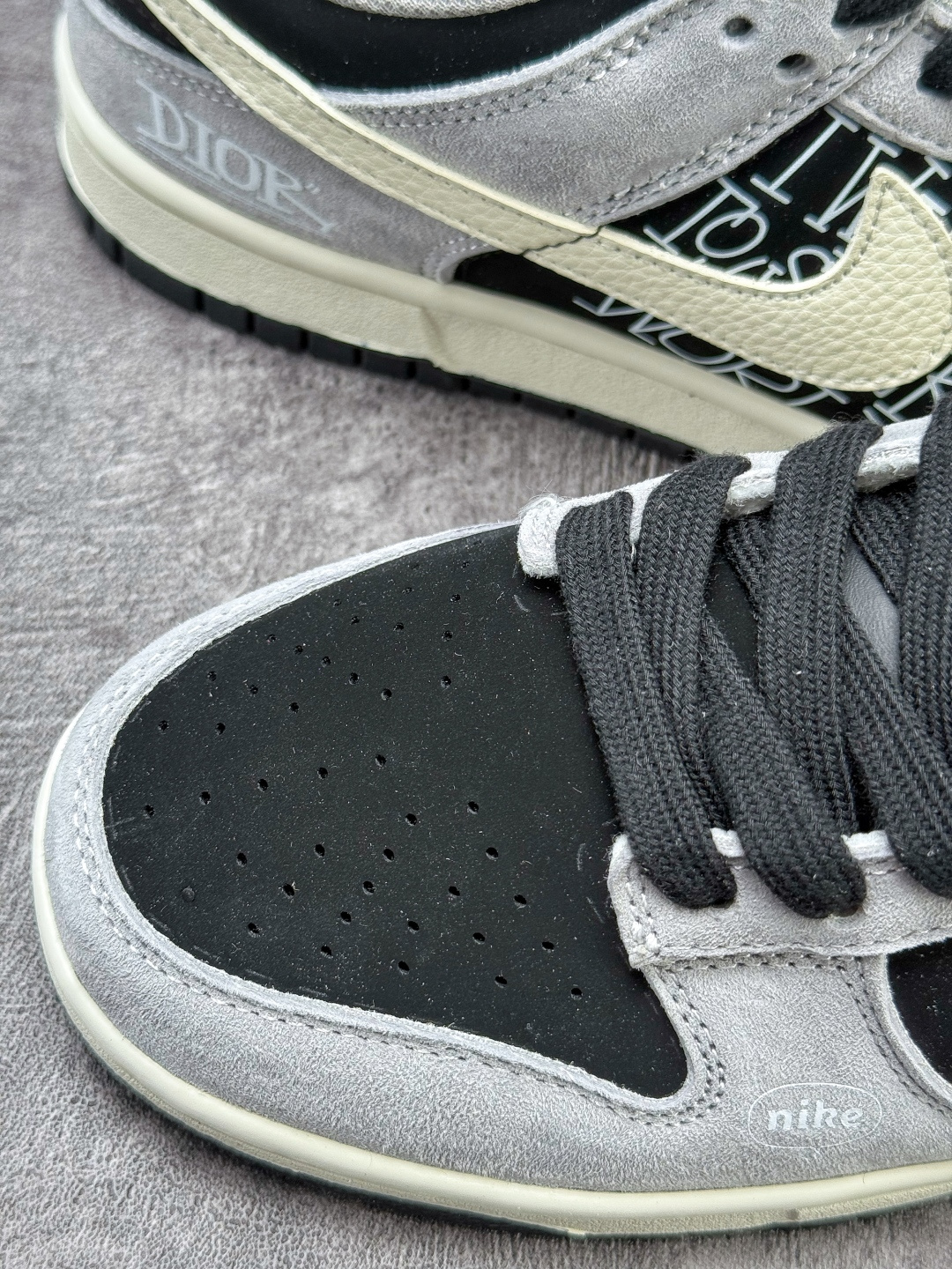 Nike SB Dunk Low x DIOR 灰黑 DN3168-021-Top High Quatity Cheap Sneakers Fashion Clothing Clothes Bags handbags Shoes of all Brand wholesale With The best Quality And Beautiful Price from China Factory Chinese suppliers wholesaler seller Nike SB Dunk Low x DIOR 灰黑 DN3168-021