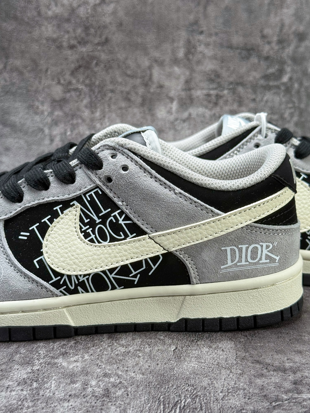 Nike SB Dunk Low x DIOR 灰黑 DN3168-021-Top High Quatity Cheap Sneakers Fashion Clothing Clothes Bags handbags Shoes of all Brand wholesale With The best Quality And Beautiful Price from China Factory Chinese suppliers wholesaler seller Nike SB Dunk Low x DIOR 灰黑 DN3168-021