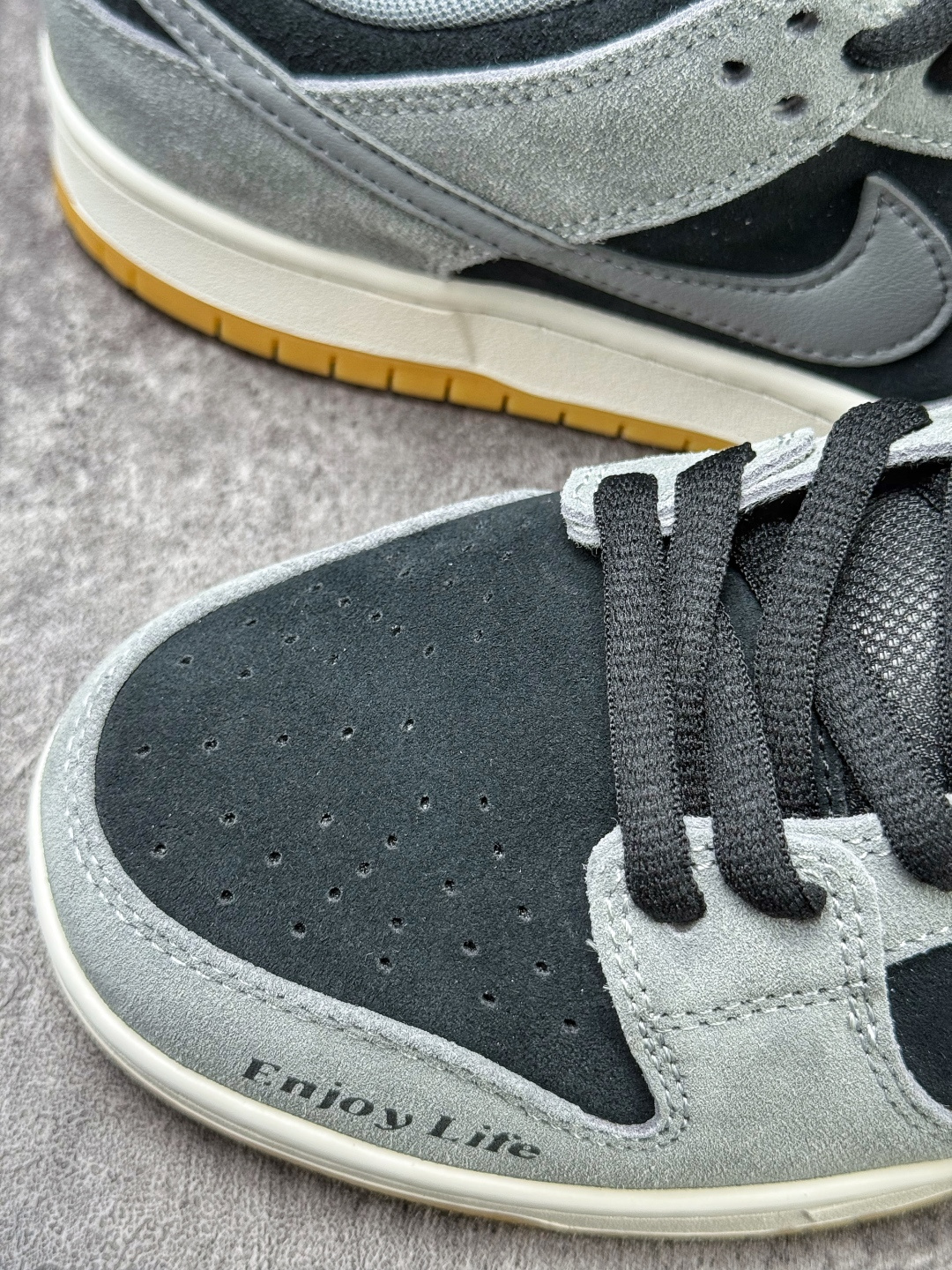 Nike Dunk SB “DARK SMOKE GREY” 玖制 影子灰 雾霾 灰黑 HF3063-001-Top High Quatity Cheap Sneakers Fashion Clothing Clothes Bags handbags Shoes of all Brand wholesale With The best Quality And Beautiful Price from China Factory Chinese suppliers wholesaler seller Nike Dunk SB “DARK SMOKE GREY” 玖制 影子灰 雾霾 灰黑 HF3063-001