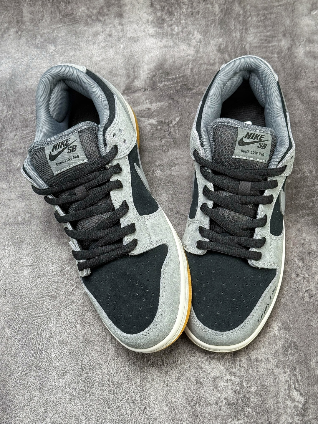 Nike Dunk SB “DARK SMOKE GREY” 玖制 影子灰 雾霾 灰黑 HF3063-001-Top High Quatity Cheap Sneakers Fashion Clothing Clothes Bags handbags Shoes of all Brand wholesale With The best Quality And Beautiful Price from China Factory Chinese suppliers wholesaler seller Nike Dunk SB “DARK SMOKE GREY” 玖制 影子灰 雾霾 灰黑 HF3063-001