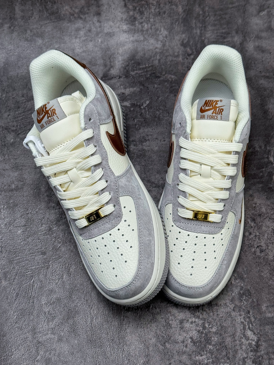 Nike Air Force 1 Low 07 灰白小勾 DV5477-007-Top High Quatity Cheap Sneakers Fashion Clothing Clothes Bags handbags Shoes of all Brand wholesale With The best Quality And Beautiful Price from China Factory Chinese suppliers wholesaler seller Nike Air Force 1 Low 07 灰白小勾 DV5477-007
