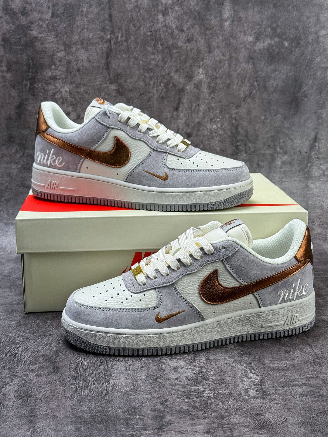 Nike Air Force 1 Low 07 灰白小勾 DV5477-007-Top High Quatity Cheap Sneakers Fashion Clothing Clothes Bags handbags Shoes of all Brand wholesale With The best Quality And Beautiful Price from China Factory Chinese suppliers wholesaler seller Nike Air Force 1 Low 07 灰白小勾 DV5477-007