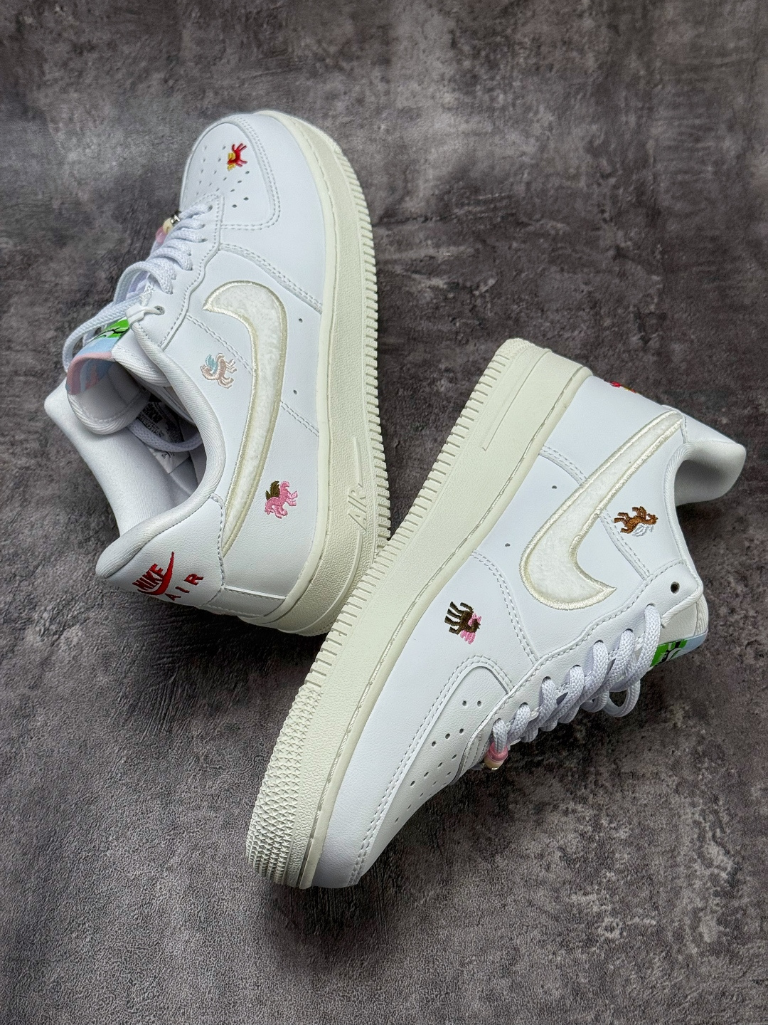 Nike Air Force 1 Low 07 小马刺绣 IQ1143-100-Top High Quatity Cheap Sneakers Fashion Clothing Clothes Bags handbags Shoes of all Brand wholesale With The best Quality And Beautiful Price from China Factory Chinese suppliers wholesaler seller Nike Air Force 1 Low 07 小马刺绣 IQ1143-100