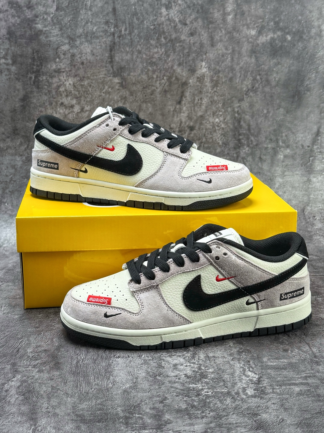 Nike SB Dunk Low x Superme 紫白黑小勾 DN3168-018