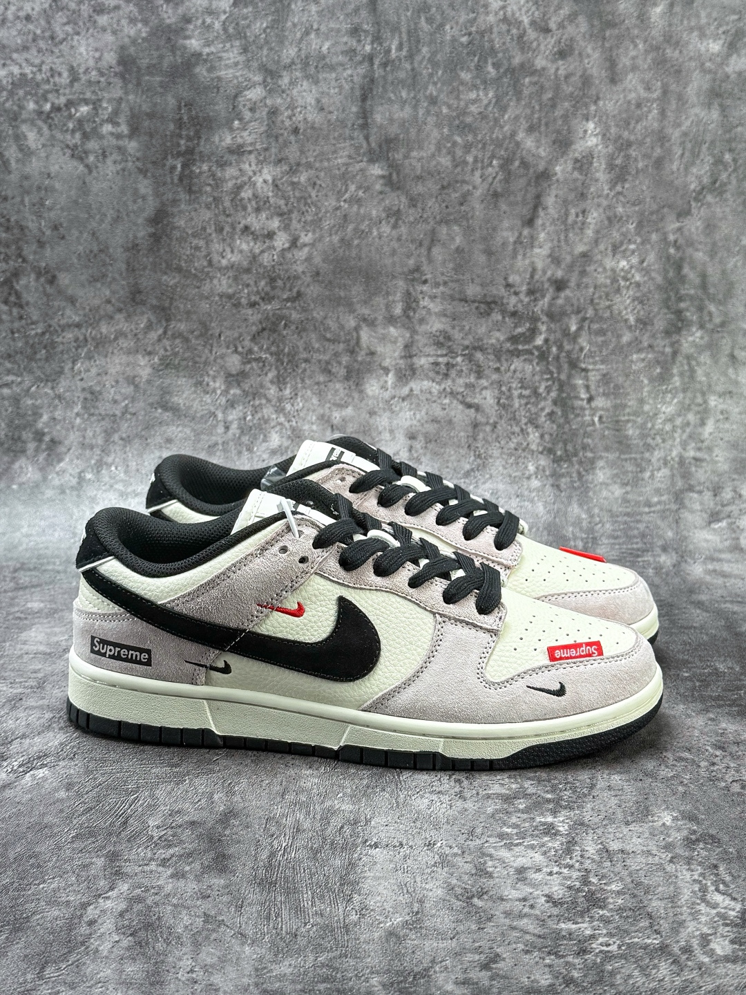 Nike SB Dunk Low x Superme 紫白黑小勾 DN3168-018