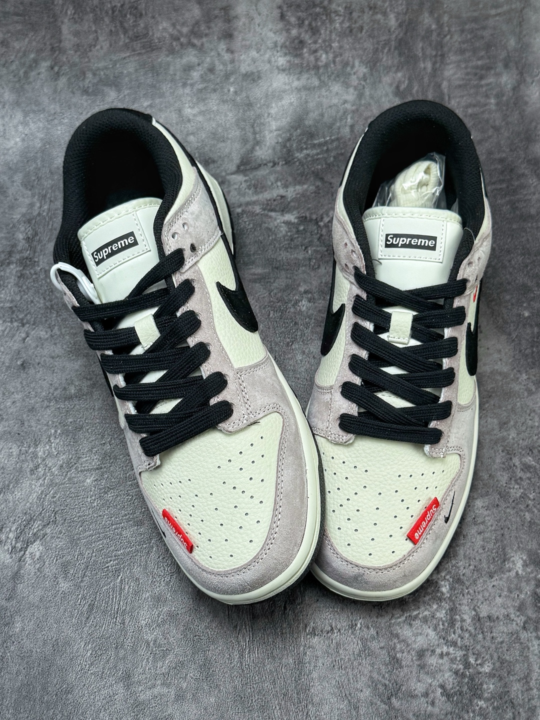 Nike SB Dunk Low x Superme 紫白黑小勾 DN3168-018