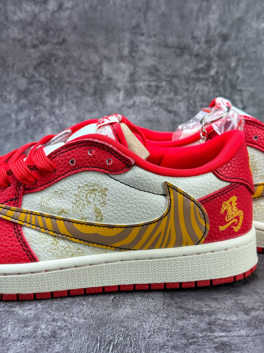 Travis Scott x Nike Air Jordan 1 Low 马到成功 Air Jordan 1 Low 反转红白倒钩 纯原版本 XD1979-003-Top High Quatity Cheap Sneakers Fashion Clothing Clothes Bags handbags Shoes of all Brand wholesale With The best Quality And Beautiful Price from China Factory Chinese suppliers wholesaler seller Travis Scott x Nike Air Jordan 1 Low 马到成功 Air Jordan 1 Low 反转红白倒钩 纯原版本 XD1979-003