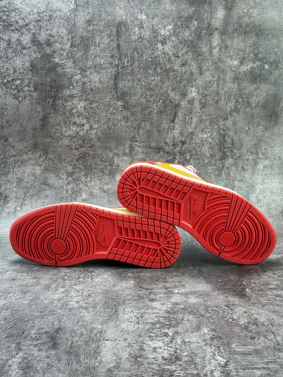 Travis Scott x Nike Air Jordan 1 Low 马到成功 Air Jordan 1 Low 反转红白倒钩 纯原版本 XD1979-003-Top High Quatity Cheap Sneakers Fashion Clothing Clothes Bags handbags Shoes of all Brand wholesale With The best Quality And Beautiful Price from China Factory Chinese suppliers wholesaler seller Travis Scott x Nike Air Jordan 1 Low 马到成功 Air Jordan 1 Low 反转红白倒钩 纯原版本 XD1979-003
