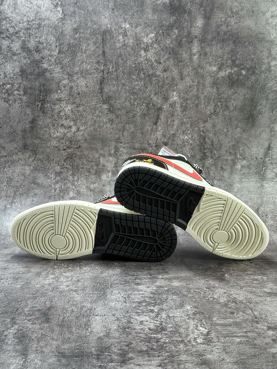 Nike Jordan Air Jordan 1 马年吉祥 黑白红小勾满天星 LL8888-002-Top High Quatity Cheap Sneakers Fashion Clothing Clothes Bags handbags Shoes of all Brand wholesale With The best Quality And Beautiful Price from China Factory Chinese suppliers wholesaler seller Nike Jordan Air Jordan 1 马年吉祥 黑白红小勾满天星 LL8888-002