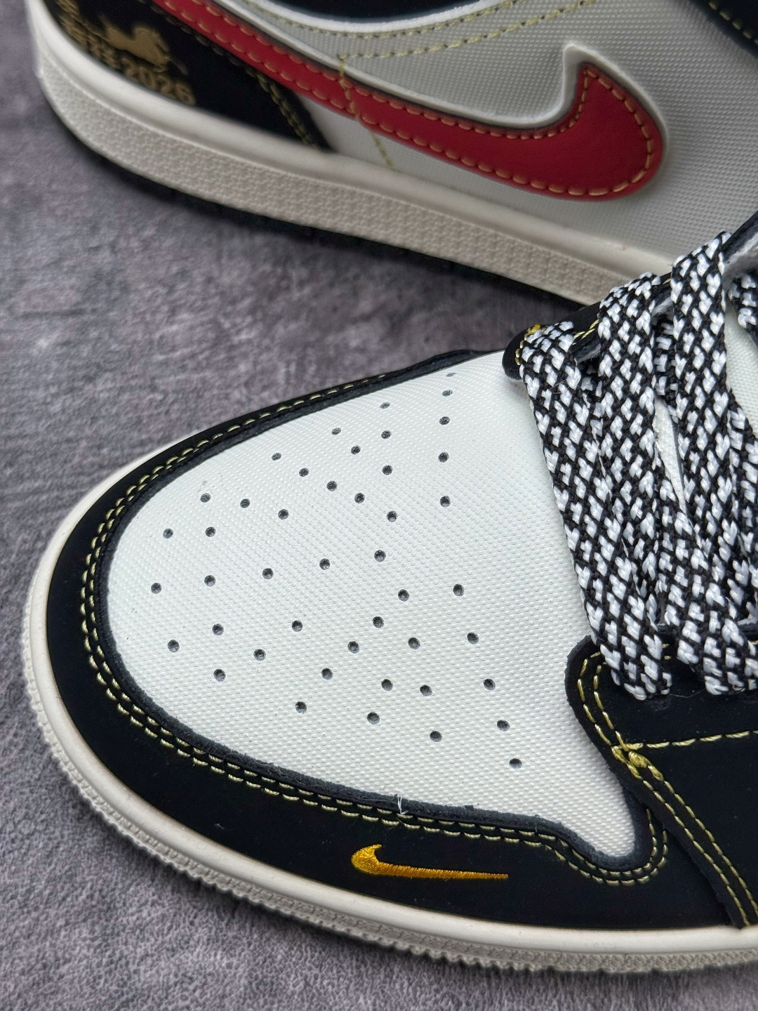 Nike Jordan Air Jordan 1 马年吉祥 黑白红小勾满天星 LL8888-002-Top High Quatity Cheap Sneakers Fashion Clothing Clothes Bags handbags Shoes of all Brand wholesale With The best Quality And Beautiful Price from China Factory Chinese suppliers wholesaler seller Nike Jordan Air Jordan 1 马年吉祥 黑白红小勾满天星 LL8888-002