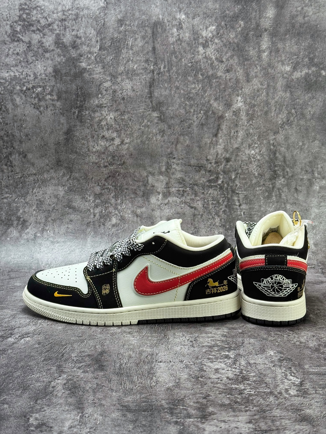 Nike Jordan Air Jordan 1 马年吉祥 黑白红小勾满天星 LL8888-002-Top High Quatity Cheap Sneakers Fashion Clothing Clothes Bags handbags Shoes of all Brand wholesale With The best Quality And Beautiful Price from China Factory Chinese suppliers wholesaler seller Nike Jordan Air Jordan 1 马年吉祥 黑白红小勾满天星 LL8888-002