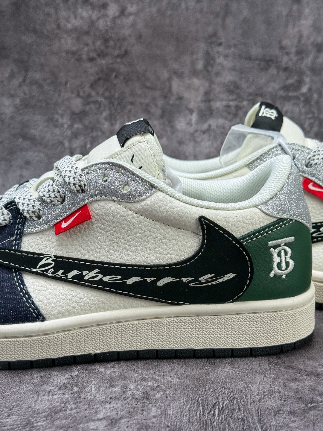 Travis Scott x Nike Air Jordan 1 Low x BURBERRY Air Jordan 1 Low 反转绿白小勾满天星倒钩 性价比天花板 HS1239-001-Top High Quatity Cheap Sneakers Fashion Clothing Clothes Bags handbags Shoes of all Brand wholesale With The best Quality And Beautiful Price from China Factory Chinese suppliers wholesaler seller Travis Scott x Nike Air Jordan 1 Low x BURBERRY Air Jordan 1 Low 反转绿白小勾满天星倒钩 性价比天花板 HS1239-001