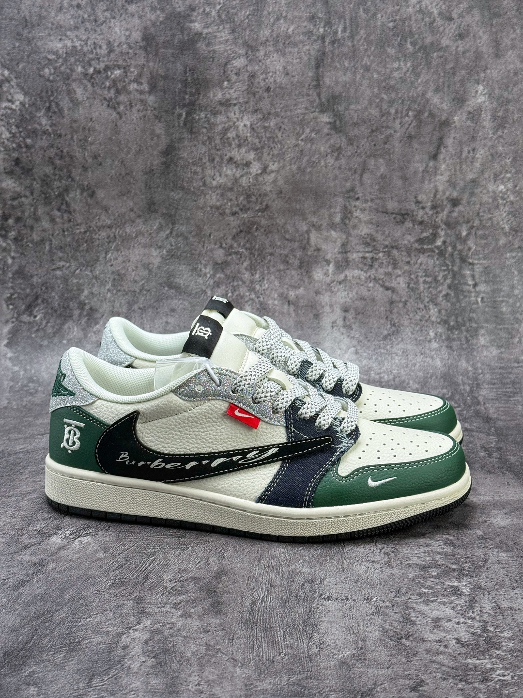 Travis Scott x Nike Air Jordan 1 Low x BURBERRY Air Jordan 1 Low 反转绿白小勾满天星倒钩 性价比天花板 HS1239-001-Top High Quatity Cheap Sneakers Fashion Clothing Clothes Bags handbags Shoes of all Brand wholesale With The best Quality And Beautiful Price from China Factory Chinese suppliers wholesaler seller Travis Scott x Nike Air Jordan 1 Low x BURBERRY Air Jordan 1 Low 反转绿白小勾满天星倒钩 性价比天花板 HS1239-001