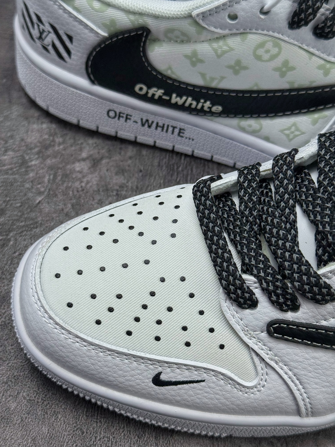 Travis Scott x Nike Air Jordan 1 Low x OFF-WHITE Air Jordan 1 Low 反转白黑小勾满天星倒钩 HS2506-236-Top High Quatity Cheap Sneakers Fashion Clothing Clothes Bags handbags Shoes of all Brand wholesale With The best Quality And Beautiful Price from China Factory Chinese suppliers wholesaler seller Travis Scott x Nike Air Jordan 1 Low x OFF-WHITE Air Jordan 1 Low 反转白黑小勾满天星倒钩 HS2506-236