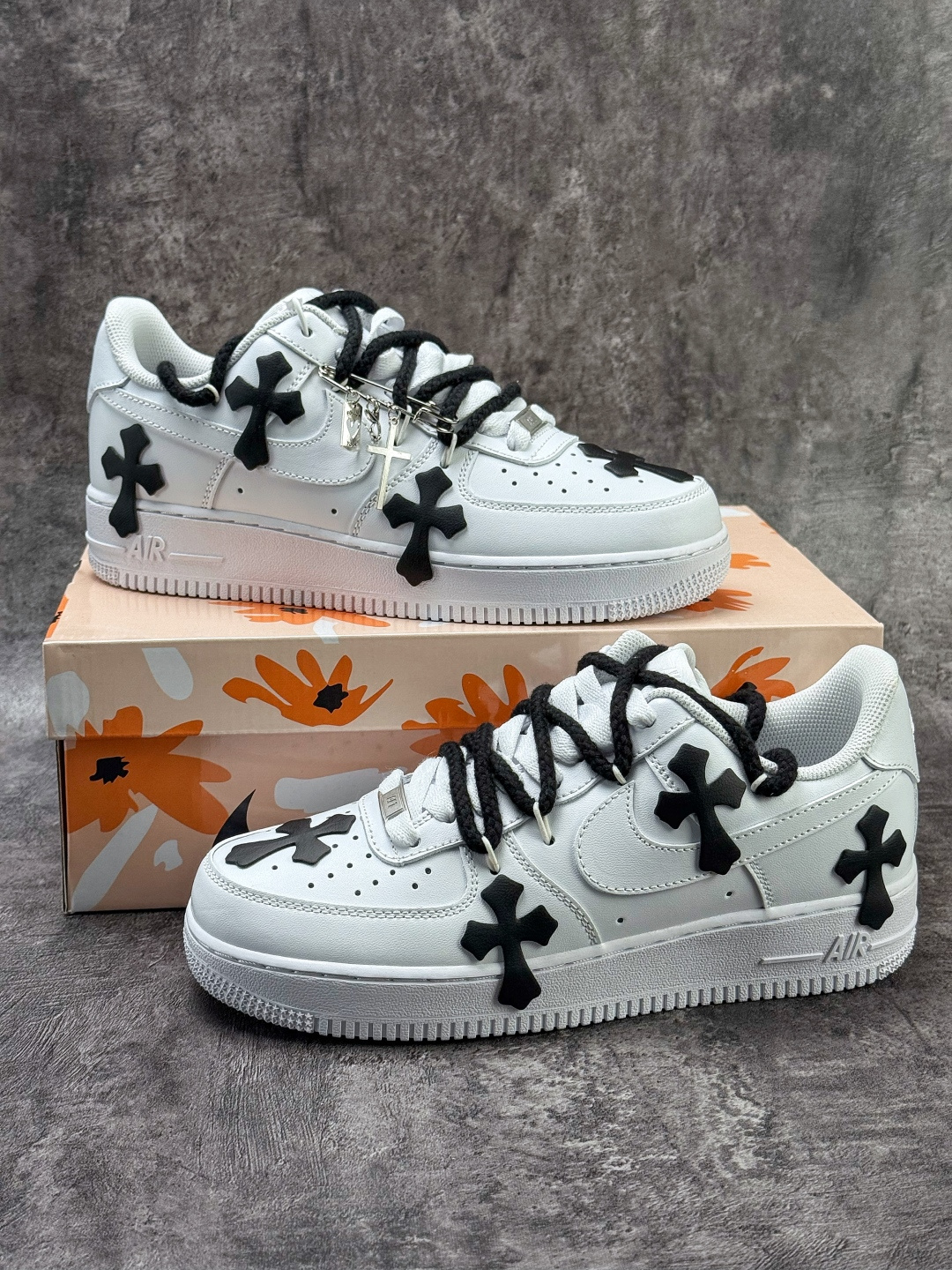 Nike Air Force 1 Low 07 十字架 白黑 CW2288-111-Top High Quatity Cheap Sneakers Fashion Clothing Clothes Bags handbags Shoes of all Brand wholesale With The best Quality And Beautiful Price from China Factory Chinese suppliers wholesaler seller Nike Air Force 1 Low 07 十字架 白黑 CW2288-111