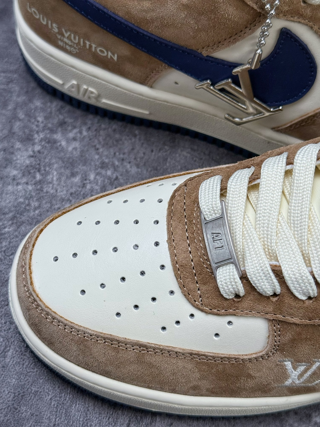 Nike Air Force 1 Low 07 x Louis Vuitton 棕白蓝 NH0601-589