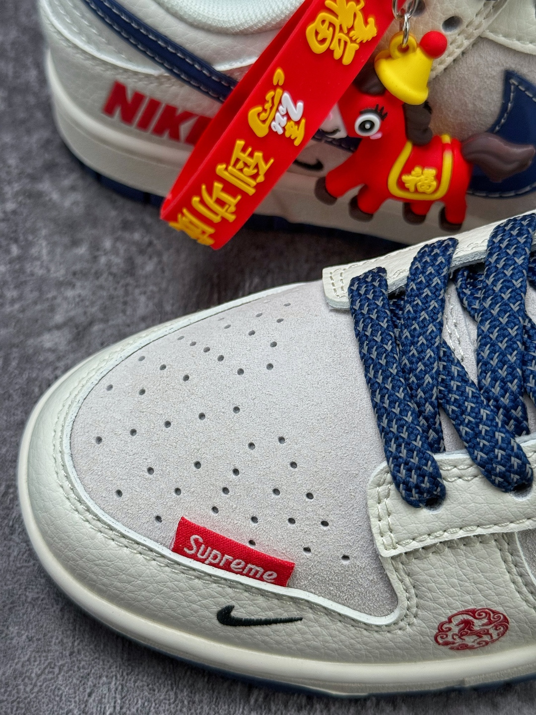 Nike SB Dunk Low 马到成功 白灰蓝三小勾满天星 FC7688-204