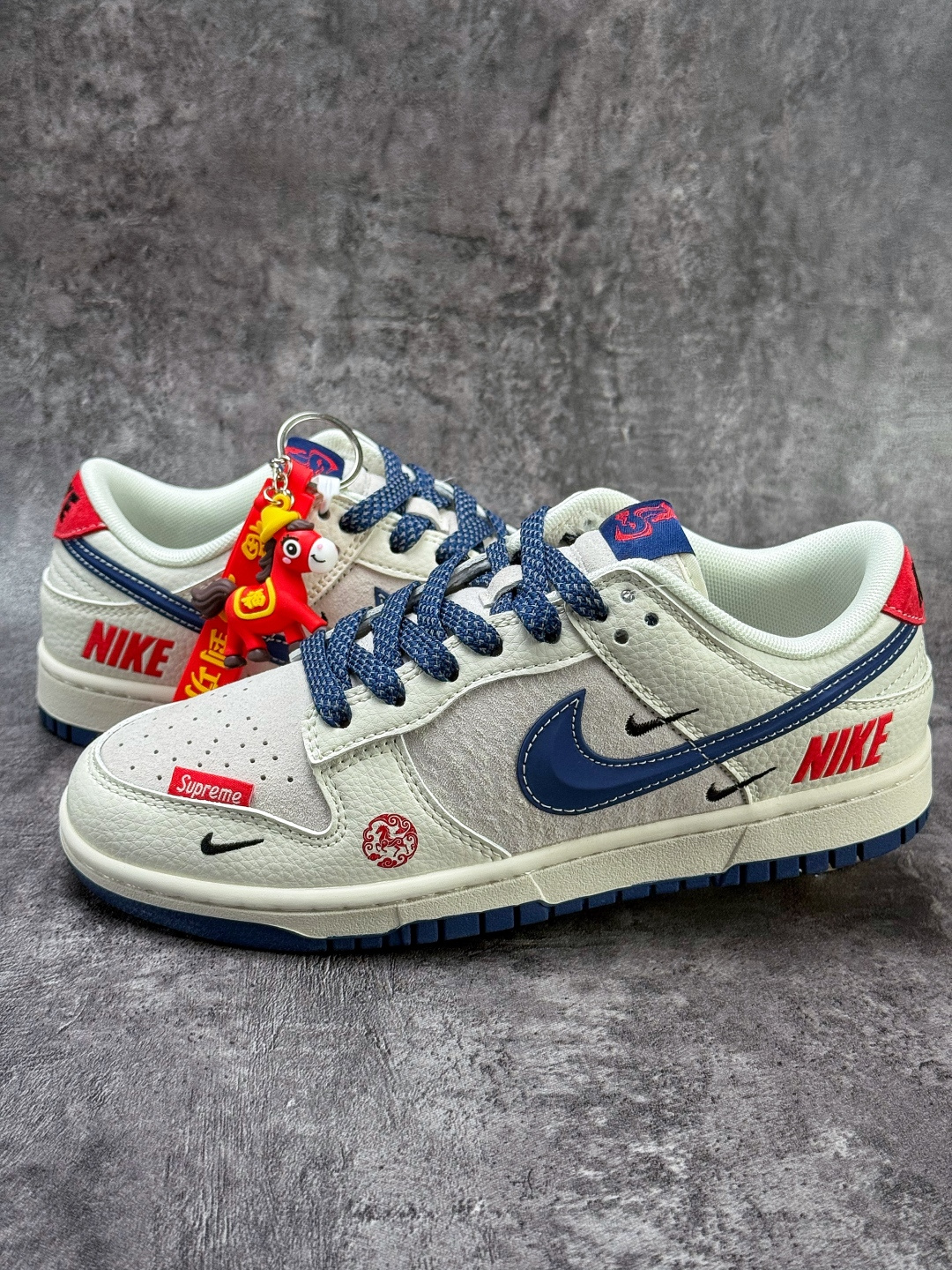 Nike SB Dunk Low 马到成功 白灰蓝三小勾满天星 FC7688-204