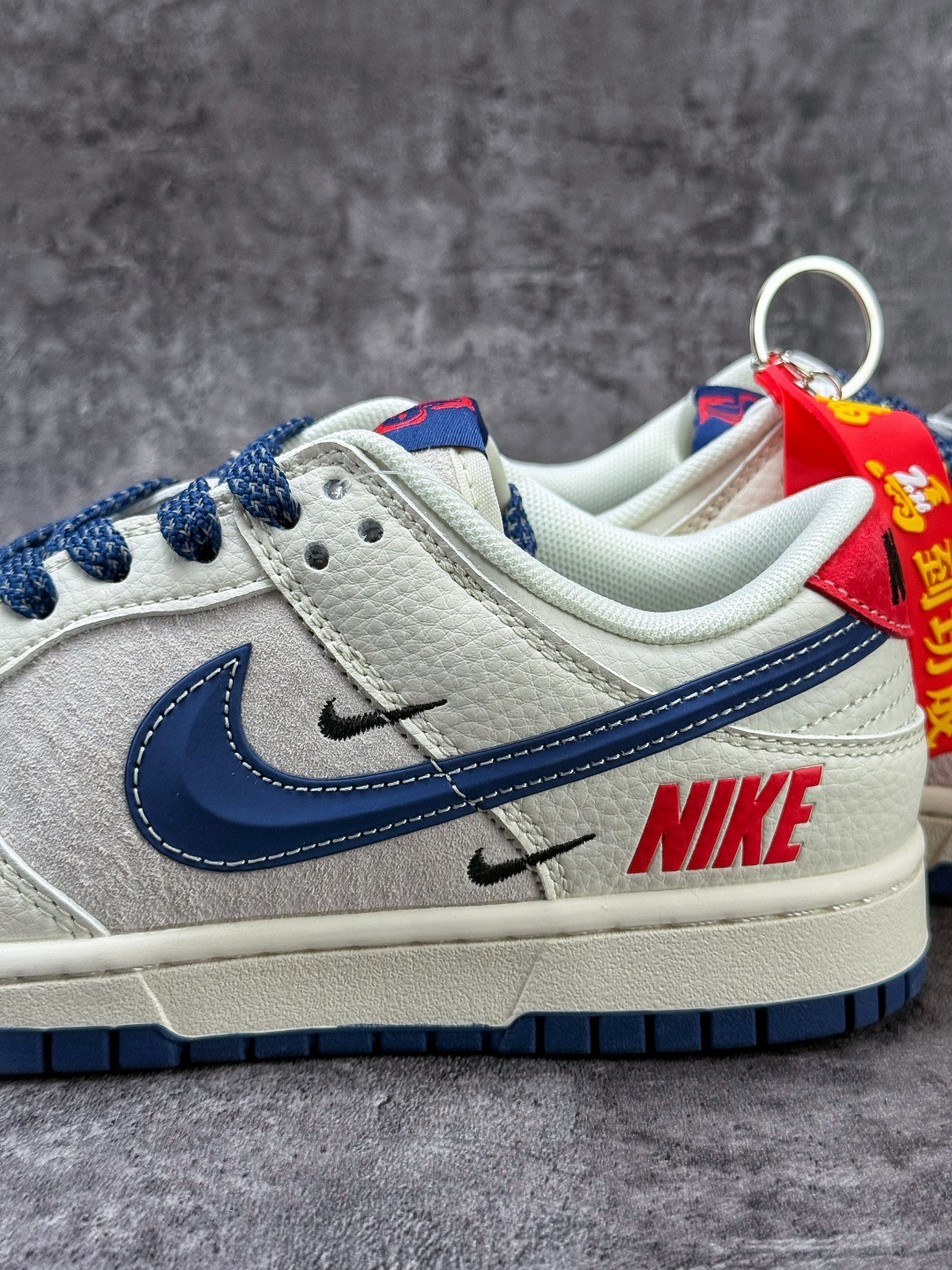 Nike SB Dunk Low 马到成功 白灰蓝三小勾满天星 FC7688-204