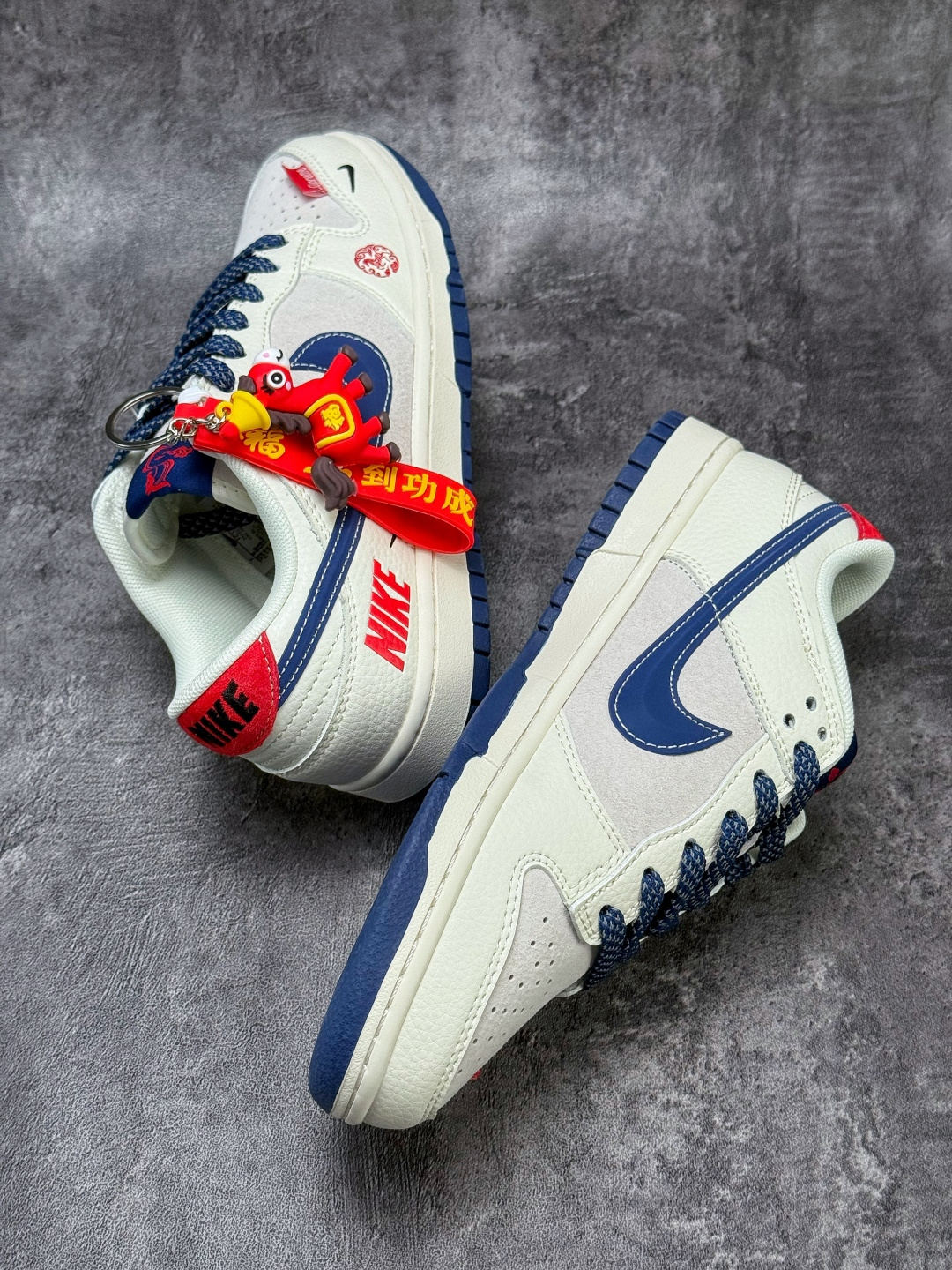 Nike SB Dunk Low 马到成功 白灰蓝三小勾满天星 FC7688-204