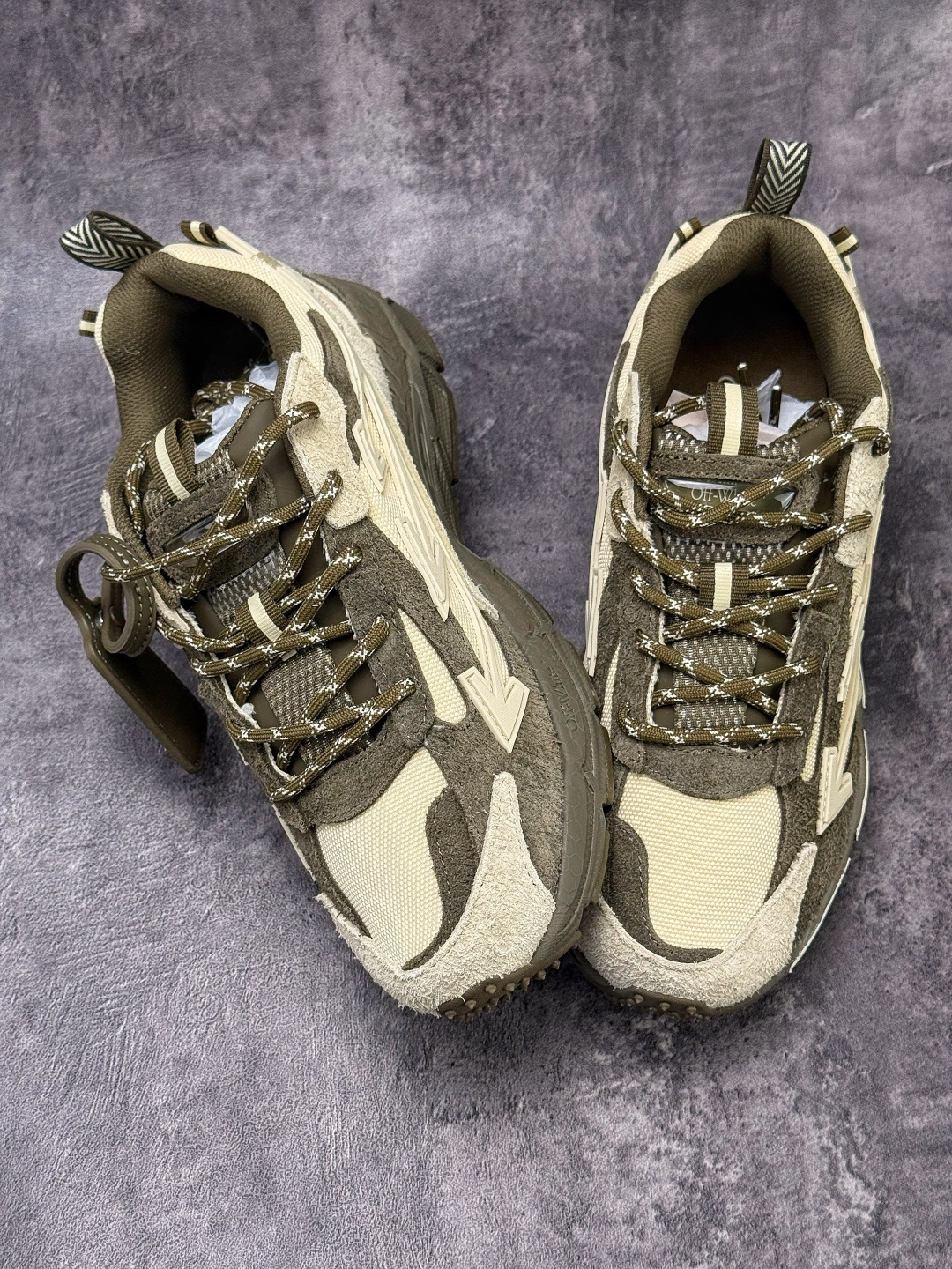 Off-White C/O VirGil Abloh 2024年OW最新款跑鞋 OMIA295F25LEA0015717-Top High Quatity Cheap Sneakers Fashion Clothing Clothes Bags handbags Shoes of all Brand wholesale With The best Quality And Beautiful Price from China Factory Chinese suppliers wholesaler seller Off-White C/O VirGil Abloh 2024年OW最新款跑鞋 OMIA295F25LEA0015717