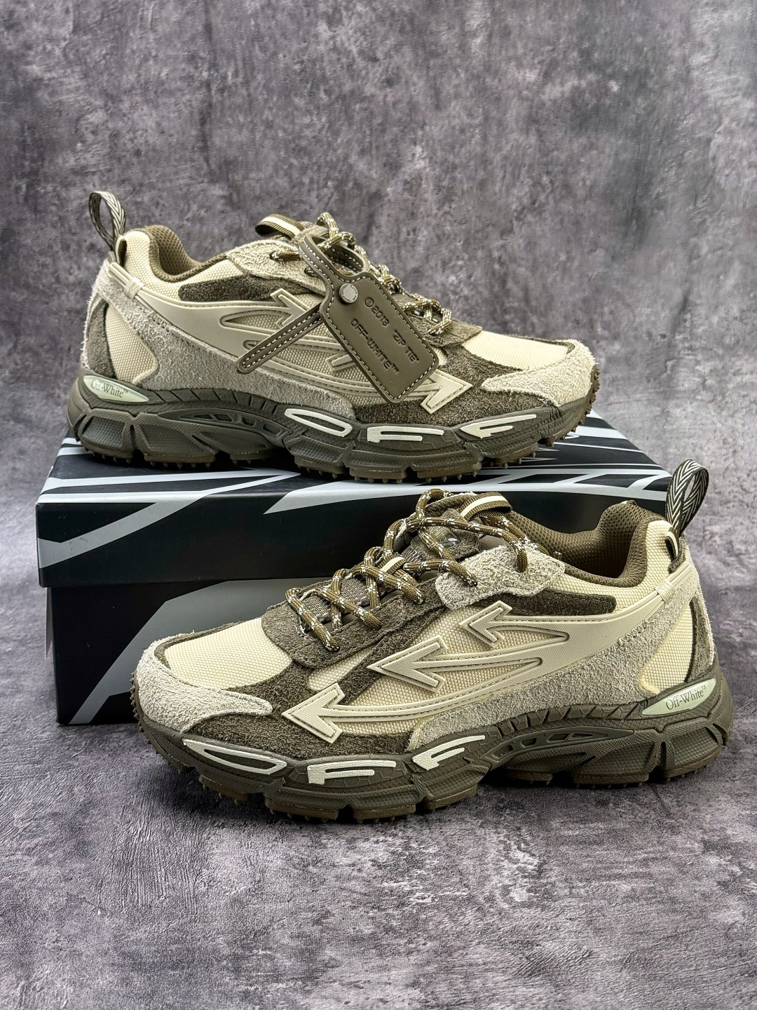 Off-White C/O VirGil Abloh 2024年OW最新款跑鞋 OMIA295F25LEA0015717-Top High Quatity Cheap Sneakers Fashion Clothing Clothes Bags handbags Shoes of all Brand wholesale With The best Quality And Beautiful Price from China Factory Chinese suppliers wholesaler seller Off-White C/O VirGil Abloh 2024年OW最新款跑鞋 OMIA295F25LEA0015717