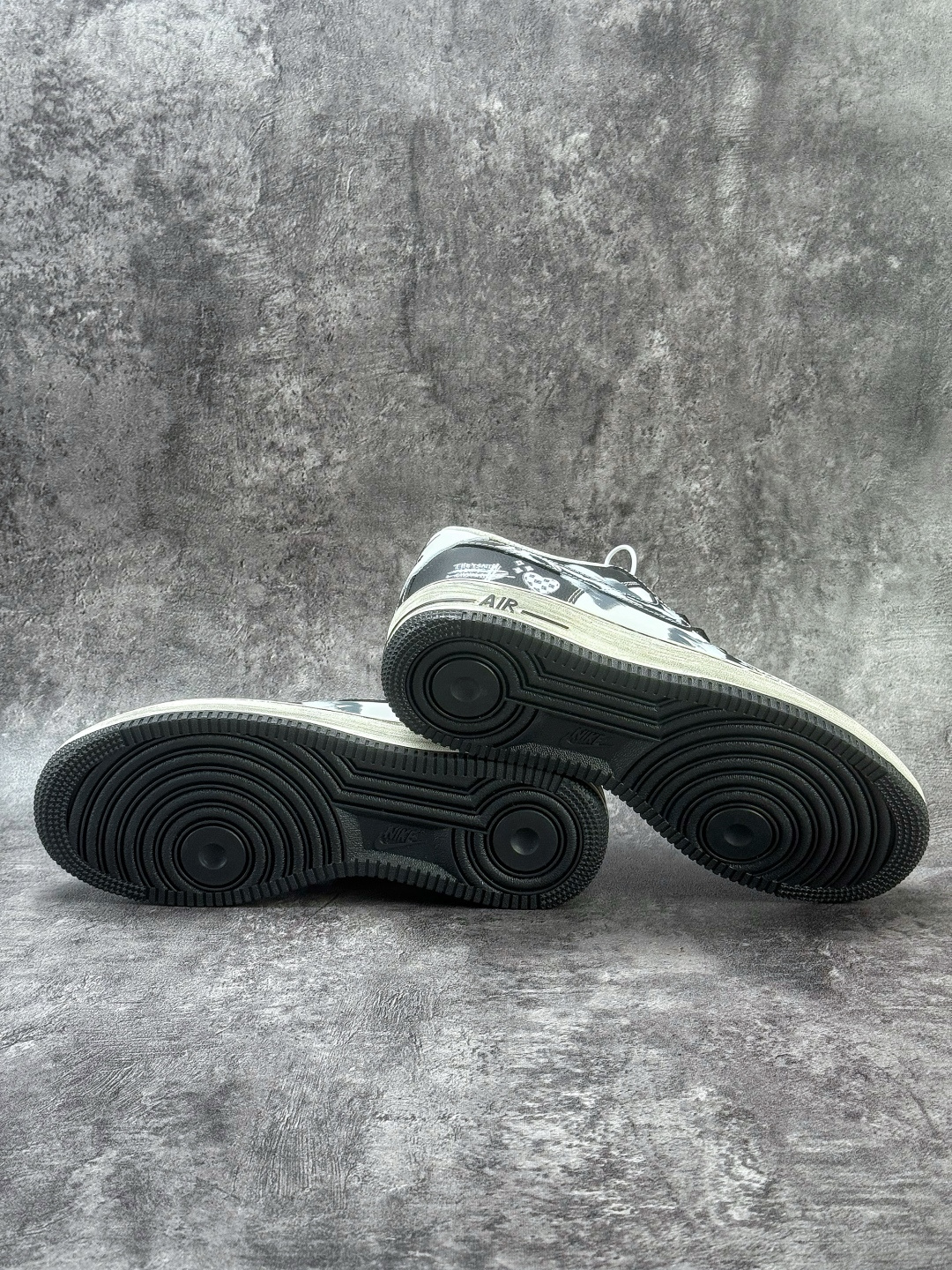 Nike Air Force 1 Low 07 黑白涂鸦小勾 DB3301-808-Top High Quatity Cheap Sneakers Fashion Clothing Clothes Bags handbags Shoes of all Brand wholesale With The best Quality And Beautiful Price from China Factory Chinese suppliers wholesaler seller Nike Air Force 1 Low 07 黑白涂鸦小勾 DB3301-808