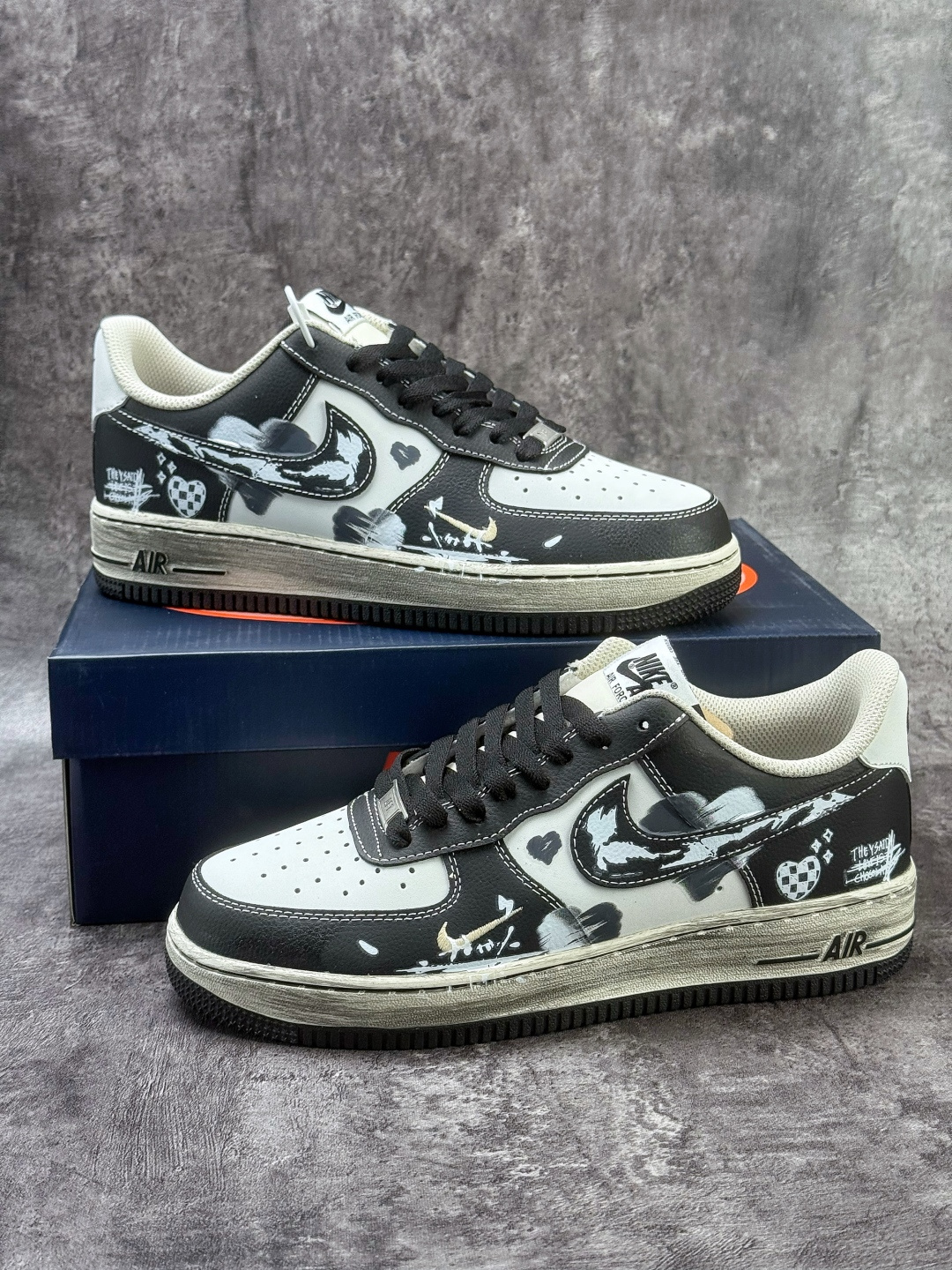 Nike Air Force 1 Low 07 黑白涂鸦小勾 DB3301-808-Top High Quatity Cheap Sneakers Fashion Clothing Clothes Bags handbags Shoes of all Brand wholesale With The best Quality And Beautiful Price from China Factory Chinese suppliers wholesaler seller Nike Air Force 1 Low 07 黑白涂鸦小勾 DB3301-808