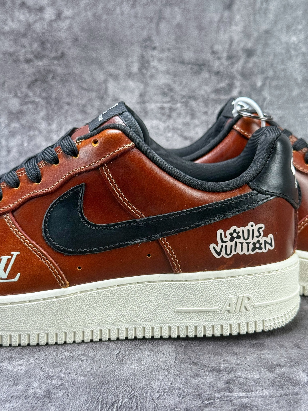 Nike Air Force 1 Low 07 x Louis Vuitton 棕黑 DF0188-120-Top High Quatity Cheap Sneakers Fashion Clothing Clothes Bags handbags Shoes of all Brand wholesale With The best Quality And Beautiful Price from China Factory Chinese suppliers wholesaler seller Nike Air Force 1 Low 07 x Louis Vuitton 棕黑 DF0188-120