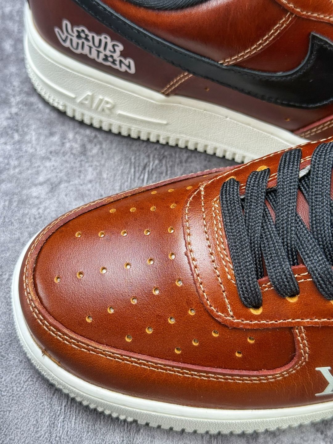 Nike Air Force 1 Low 07 x Louis Vuitton 棕黑 DF0188-120-Top High Quatity Cheap Sneakers Fashion Clothing Clothes Bags handbags Shoes of all Brand wholesale With The best Quality And Beautiful Price from China Factory Chinese suppliers wholesaler seller Nike Air Force 1 Low 07 x Louis Vuitton 棕黑 DF0188-120
